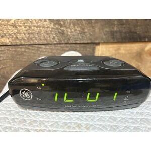 GE AM FM Clock Radio Alarm Digital Clock Model 7-4837C Nightstand Desk Morning